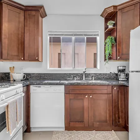 Cozy 2 Bedroom & 2 Bathrooms Apartment By Beverly Hills With Free Parking Los Ángeles Exterior foto