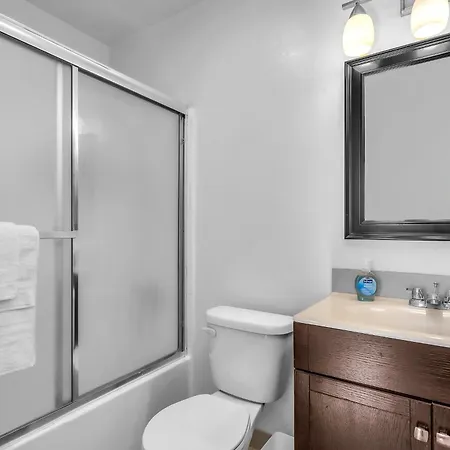 Cozy 2 Bedroom & 2 Bathrooms Apartment By Beverly Hills With Free Parking Los Ángeles Exterior foto