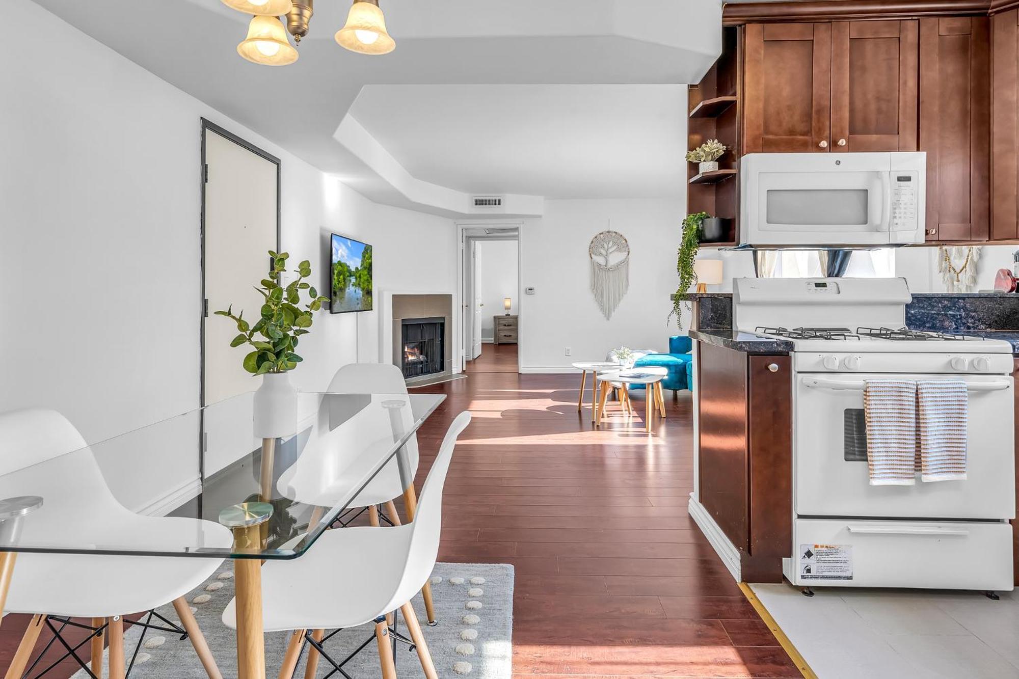 Appartement Cozy 2 Bedroom & 2 Bathrooms By Beverly Hills With Free Parking *